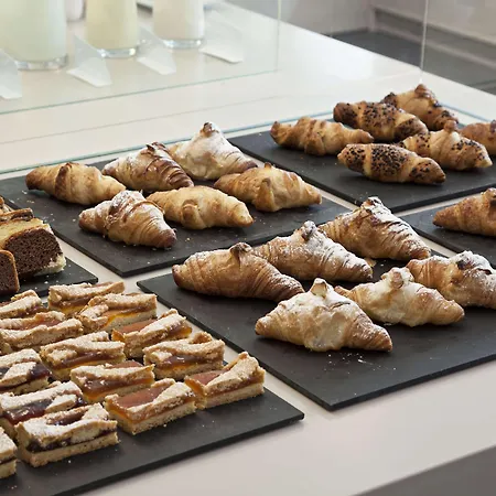 Otel Nh Parma