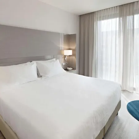 Nh فندق بارما