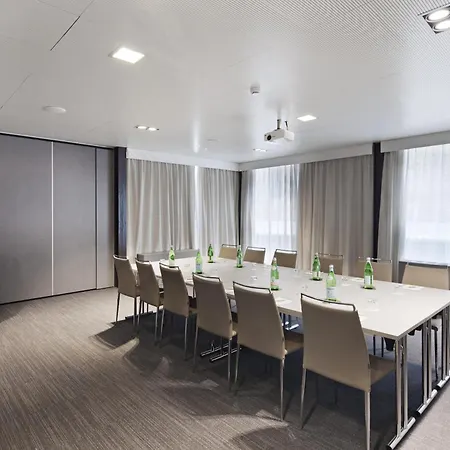 Nh فندق بارما